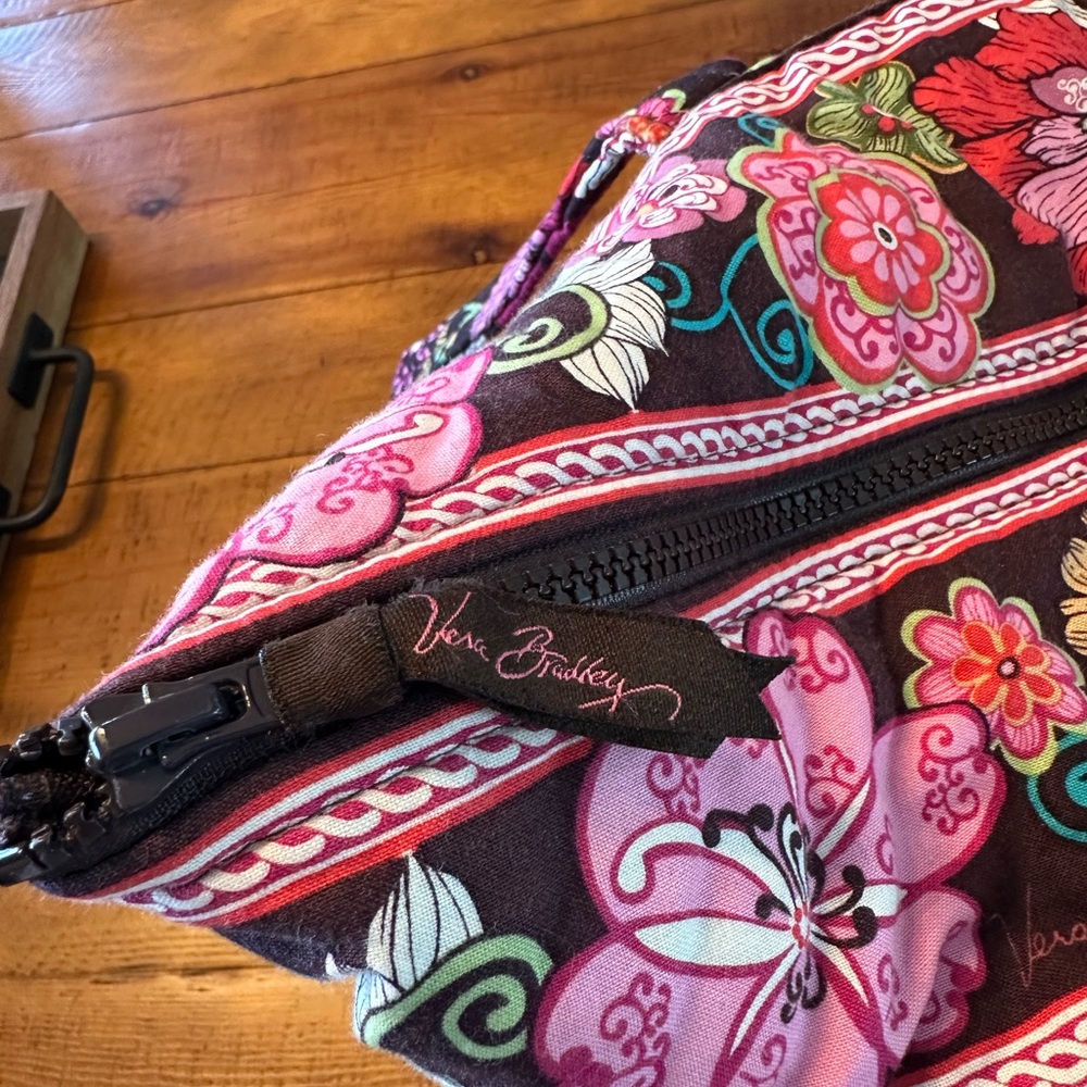 Vera Bradley Travel overnighter bag in EUC - Picture 5 of 7